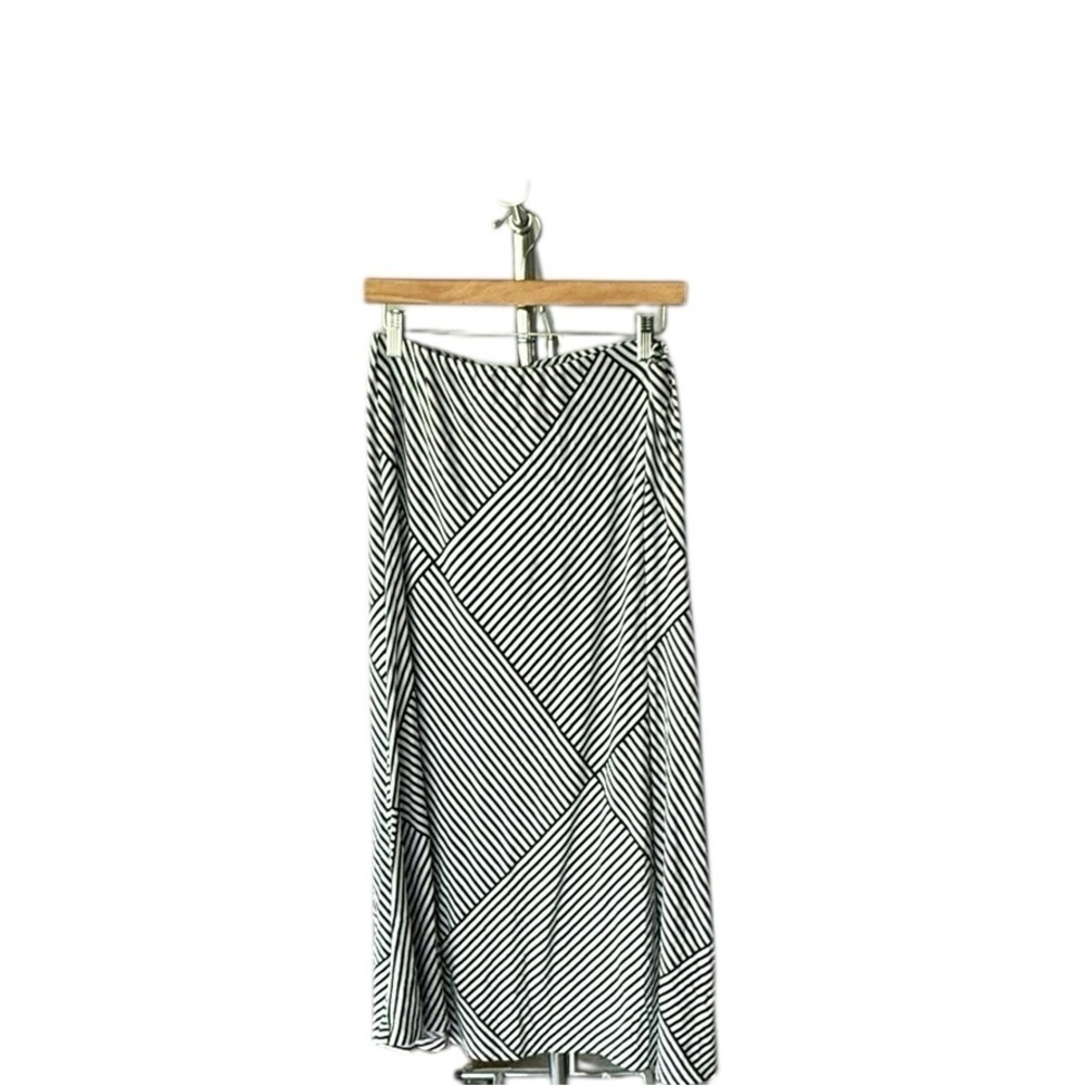 Chico's Black and White Patterned Midi Skirt Size 1